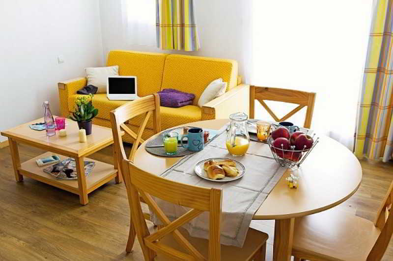 Residence Pierre & Vacances La Baie Des Sables เลส์ซาบล์-โดล็อนน์ ภายนอก รูปภาพ