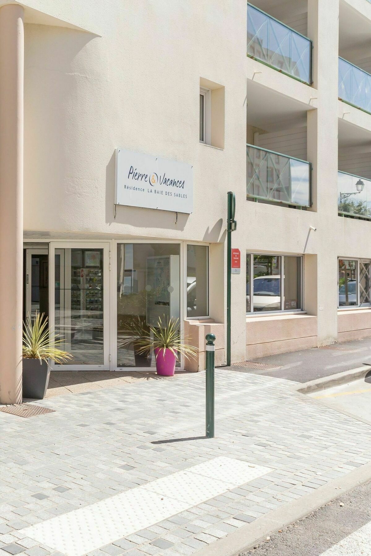 Residence Pierre & Vacances La Baie Des Sables เลส์ซาบล์-โดล็อนน์ ภายนอก รูปภาพ