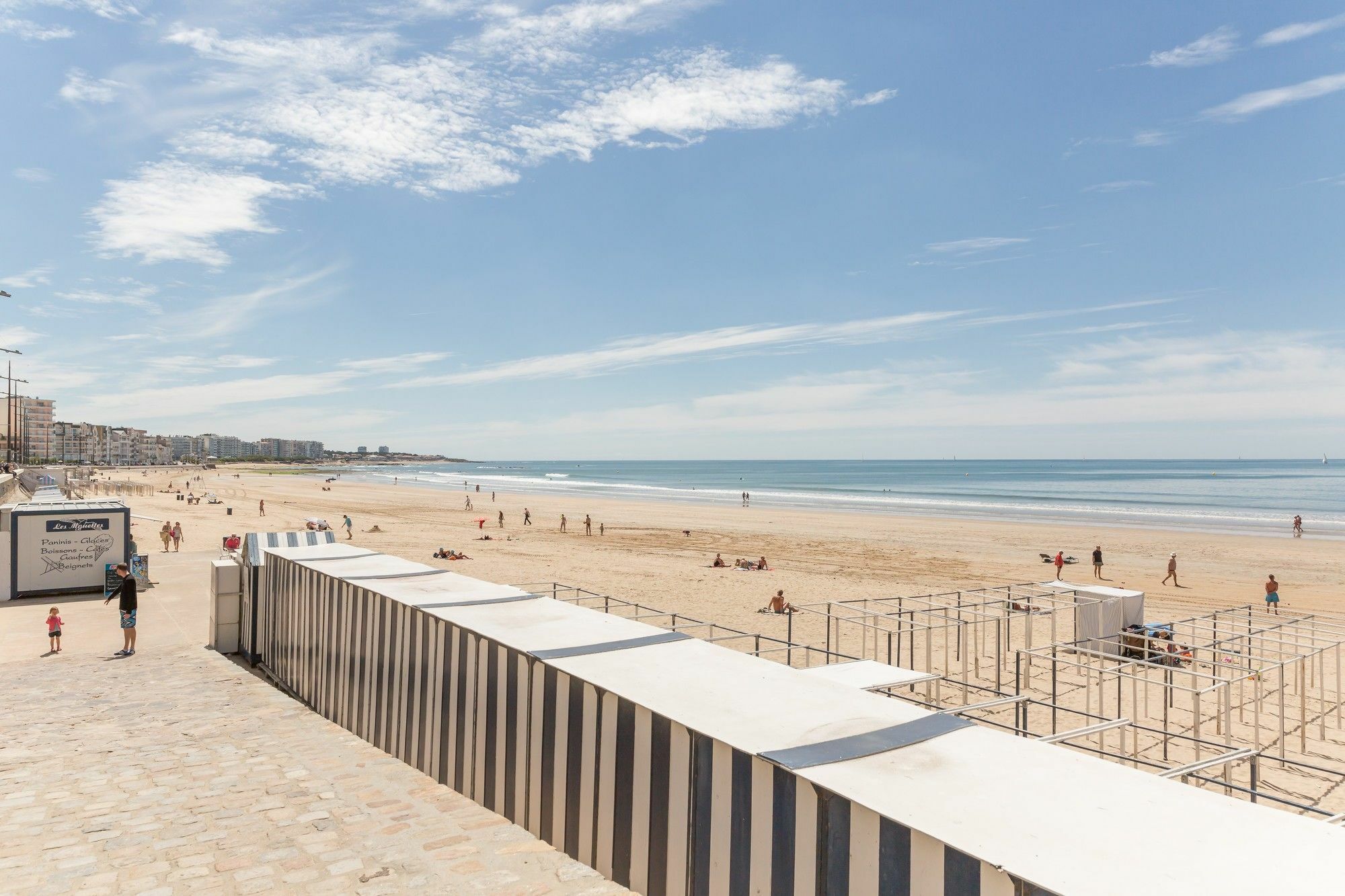 Residence Pierre & Vacances La Baie Des Sables เลส์ซาบล์-โดล็อนน์ ภายนอก รูปภาพ